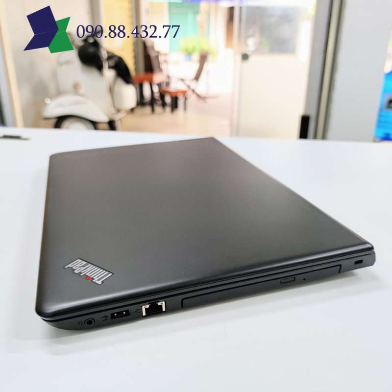 Lenovo Thinkpad E570 i5-7200u RAM 8G SSD 256G 15.6"  vga GTX 940MX